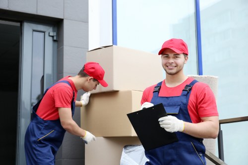 Comprehensive packing services by Manwithvan London